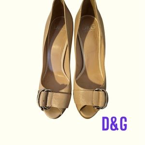 Dolce & Gabbana size 39 peep toe pumps 🔥